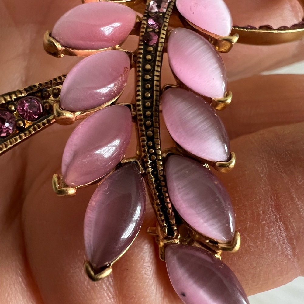 Pink Rhinestone and Moon-glow Gold Tone Brooch Pin Ribbon Bow Elegant timeless - Picture 3 of 10